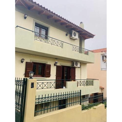 Cactus Maisonette near Airport