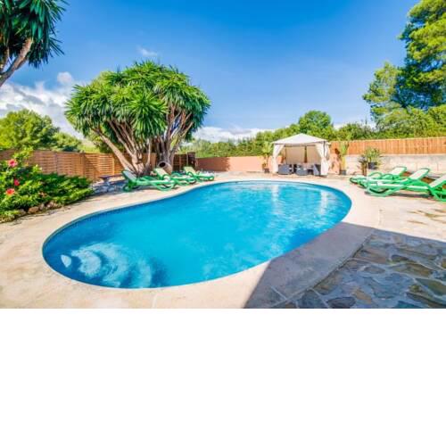 Cala Mesquida Holiday Home Sleeps 5 with Pool and WiFi