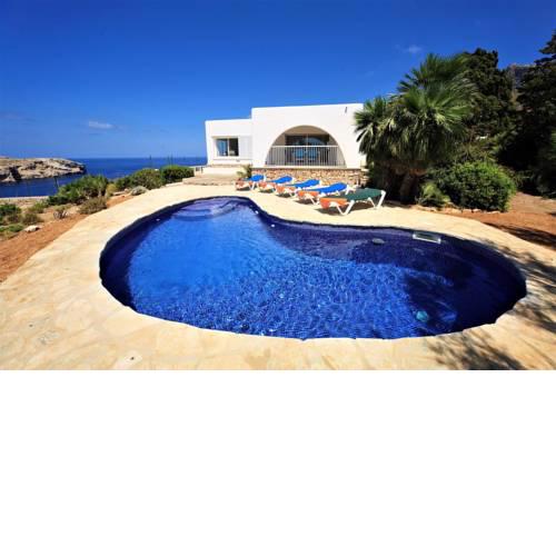 Cala San Vicente Villa Sleeps 6 Pool WiFi T400551