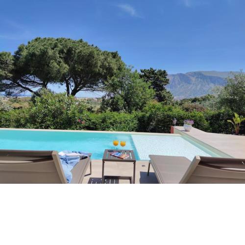 Calarossa Bay Pool Villa 49 - Private Pool & Whirlpool - Free Parking & Free Wi-Fi - 200 m from the Beach