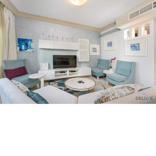 Calm 3BR in The Signature Downtown by Deluxe Holiday Homes