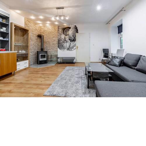 Calm and bright apartmnet near the city center