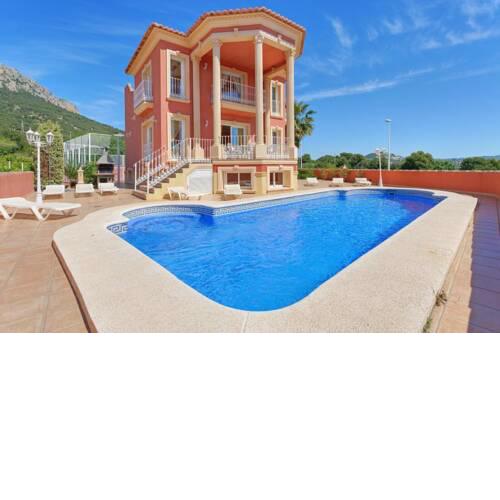 Calpe Villa Sleeps 20 with Pool Air Con and WiFi