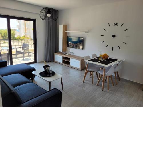Calypso Sea View Apartments