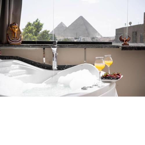 Camel Pyramids View Inn