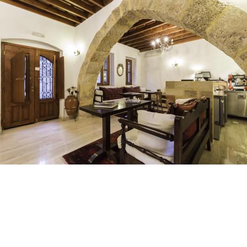 Camelot Traditional & Classic Hotel