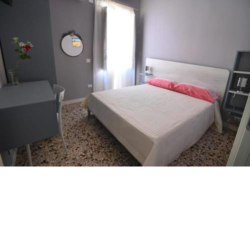 Camera matrimoniale Morfeo in affittacamere Dormiamoci sù