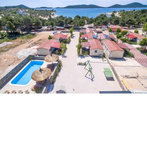 Camp Mateo with pool