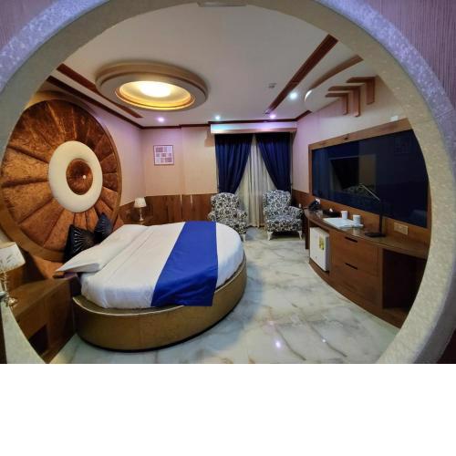 Camphor Hotel