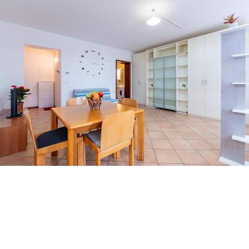 Campus Universitario Little House