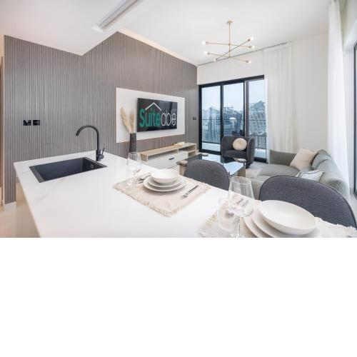 Canal front apartment with Burj Khalifa view by Suiteable
