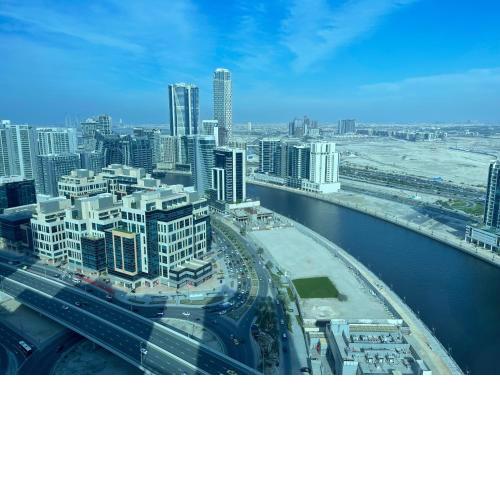 Canal View, Luxurious Studio In Downtown Dubai