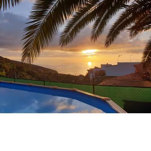 Candelaria's Mountain House (Pool & Sea Views)