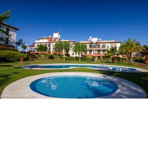 (CAP001) Con jardín y acceso a la piscina.