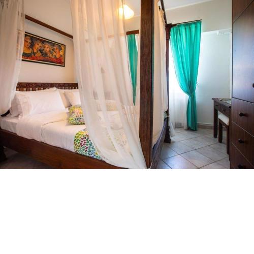 Captivating Bougainvillea Apartment in Panormos