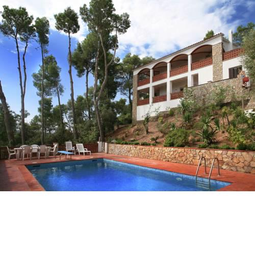 Captivating Holiday Home in Pals with Swimming Pool