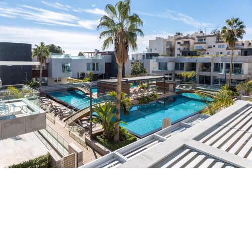 Carmencita Studio with pool & gym