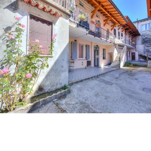 Casa Al Vicolo Di Ranco 50mt From Beach - Happy Rentals