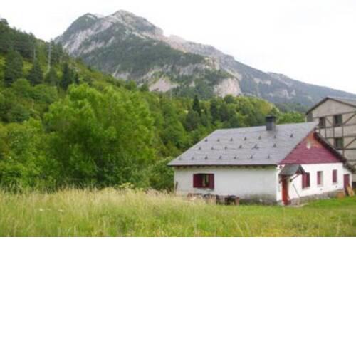 cAsA AmigA chalet entre Canfranc Estación y Candanchú