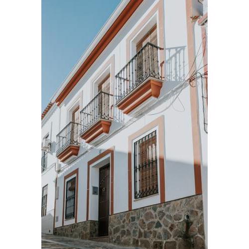 Casa Amparo con bodeguita rociera y chimenea