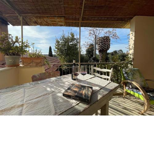 Casa Atelier - aria condizionata, terrazzo, parcheggio, Bolgheri by ToscanaTour