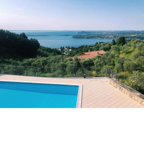 Casa Cecilia, 2 bedrooms, 1 bathroom, lake view, pool