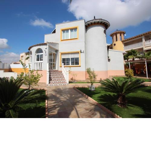 CASA CON PISCINA