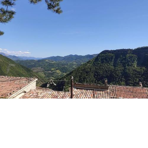 Casa con vista a Cerreto di Cagli-Animali Ammessi