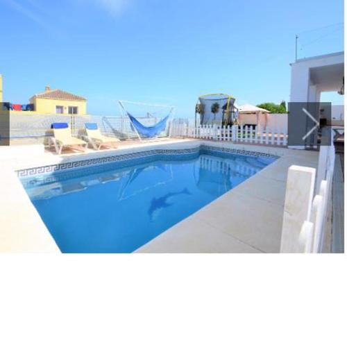 Casa de invitados con espectaculares vistas frontales al mar, piscina y gimnasio privados