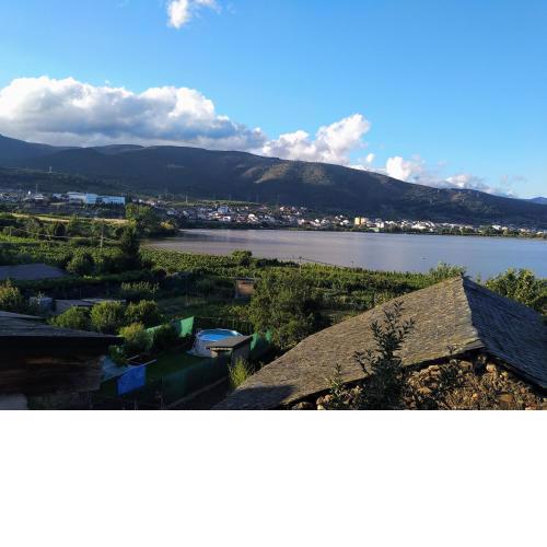 Casa de Pueblo con Vistas, Petín