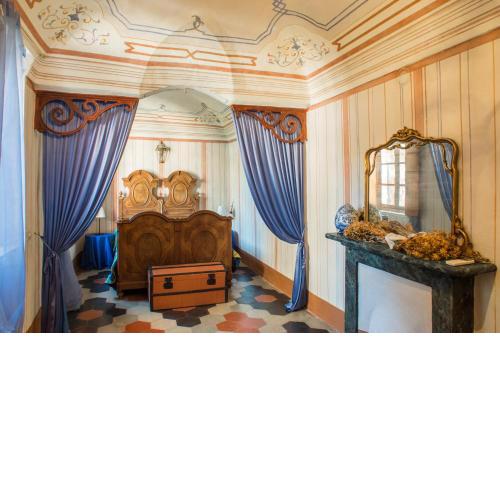 CASA DEI LEONI CAMERA BLU