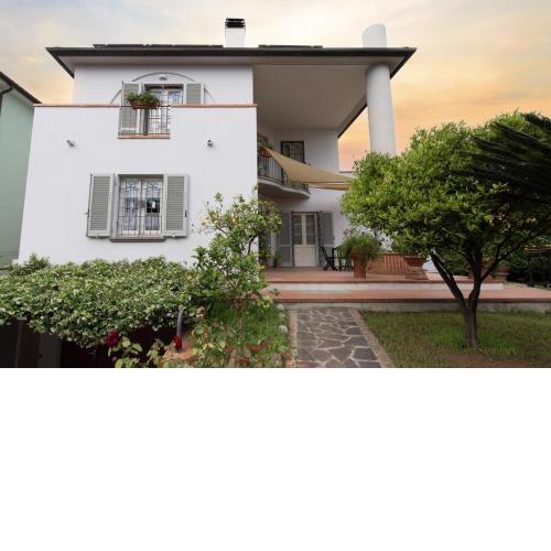 Casa delle Lumiere. 6 beds between the sea, thermal baths, and the Tuscan countryside