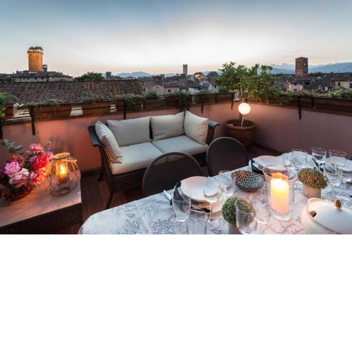Casa Emy, THE LUCCA VIEW 3 BEDROOM APARTMENT WITH TERRACE