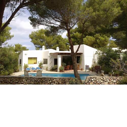 Casa en el bosque de Cala Morell con piscina privada