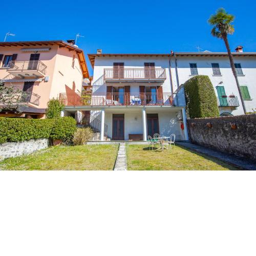 Casa Fronte Isola