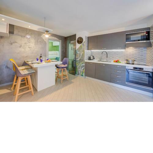 Casa Gio Few Minutes from the Lake - Happy Rentals