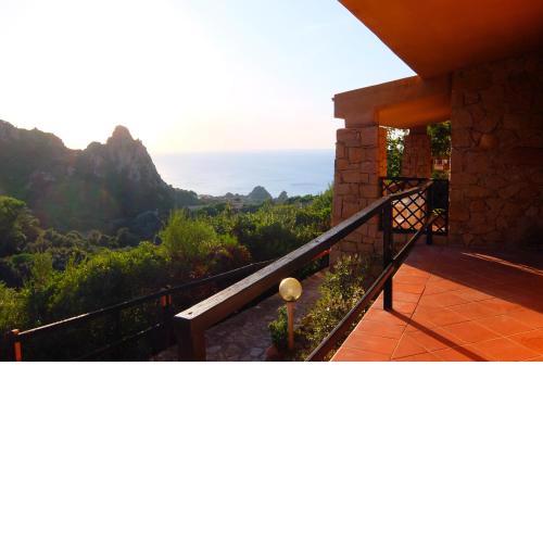 Casa Giovanna con vista mare e piscina condivisa
