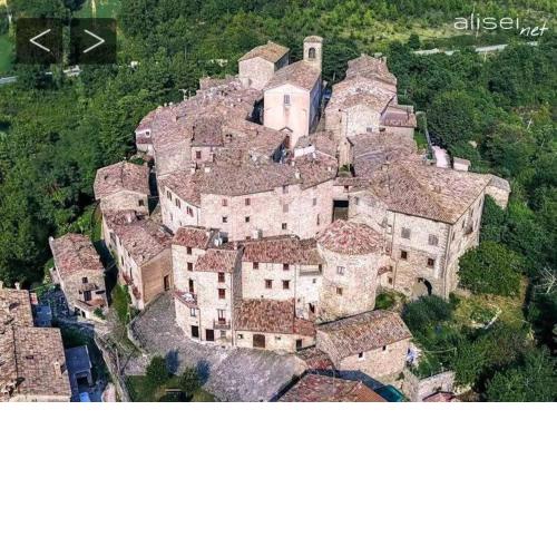 Casa in Borgo Medievale in Toscana