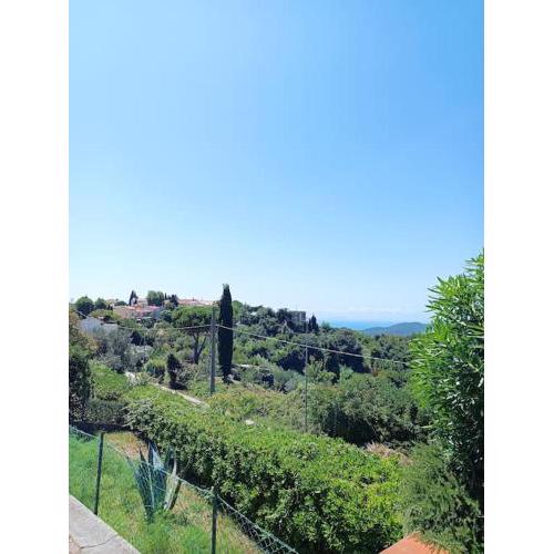 Casa in collina, vista mare.