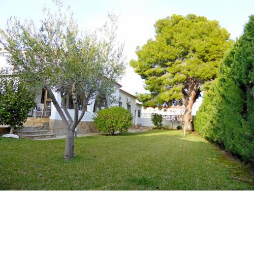 CASA INDEPENDIENTE CON JARDIN, TERRAZA Y BARBACOA Albert Villas