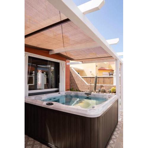 Casa Laila con Jacuzzi e grande terrazza privata