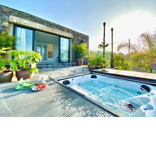 Casa Lava Luminosa y con Magníficas Vistas