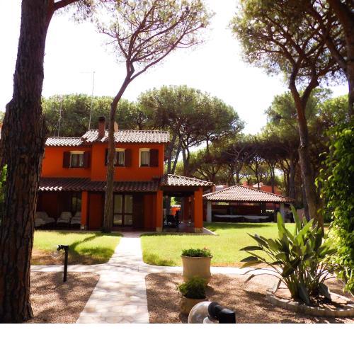 Casa Le Due Tortore villa con splendido giardino a un minuto a piedi dal mare