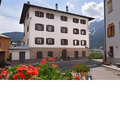 CASA LILI DOLOMITI, casa vacanze a Dosoledo