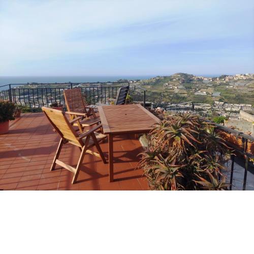 CASA MARIA Huge apartment in the heart of Bussana Vecchia