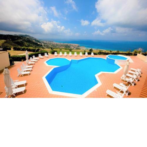 Casa Marzy modern studio pool, sea & volcano view