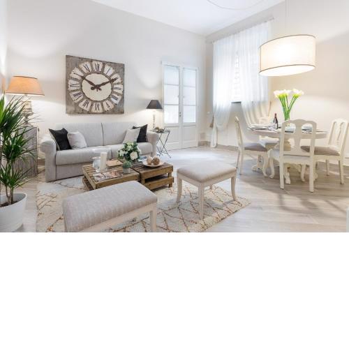 Casa Mirella, central smart GROUND FLOOR apartment inside Lucca