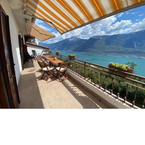 Casa Nonno Sergio lake view by Gardadomusmea