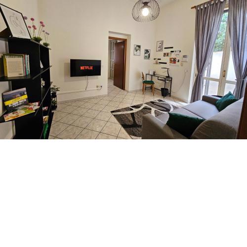 CASA OLTREPO fresca con AC comoda centrale e parcheggio interno