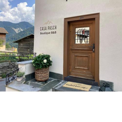 Casa Pasch - Boutique Bed and Breakfast in Cumpadials